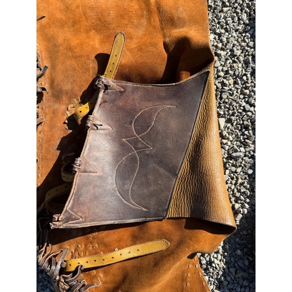 Vintage Western Leather Batwing Chaps Fringe Cowboy Rodeo Gear 2-Tone Floral 50s - Picture 7 of 12